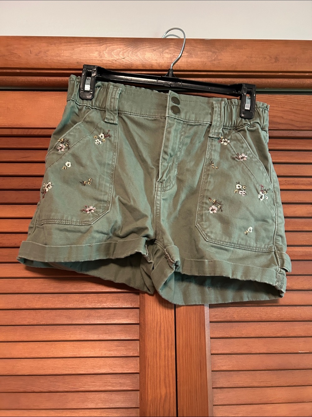 Arizona Jean Company Olive Green High-Waist Embroidered Shorts